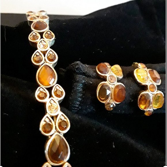 Jewelry - Two4$25 | Crystal Bracelet & Earring Set
